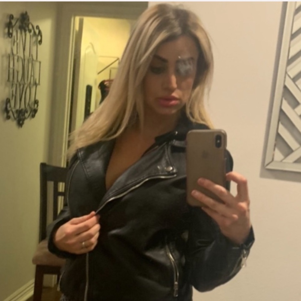 🖤 GUESS JACKET 🖤 - Picture 3 of 6